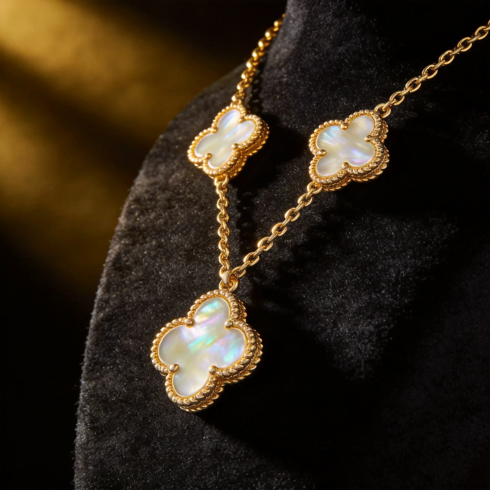 Van Cleef & Arpels Alhambra